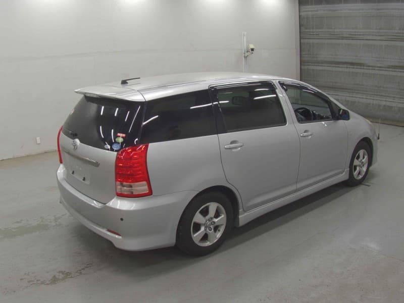 TOYOTA WISH 2006 10 thumbnail 4