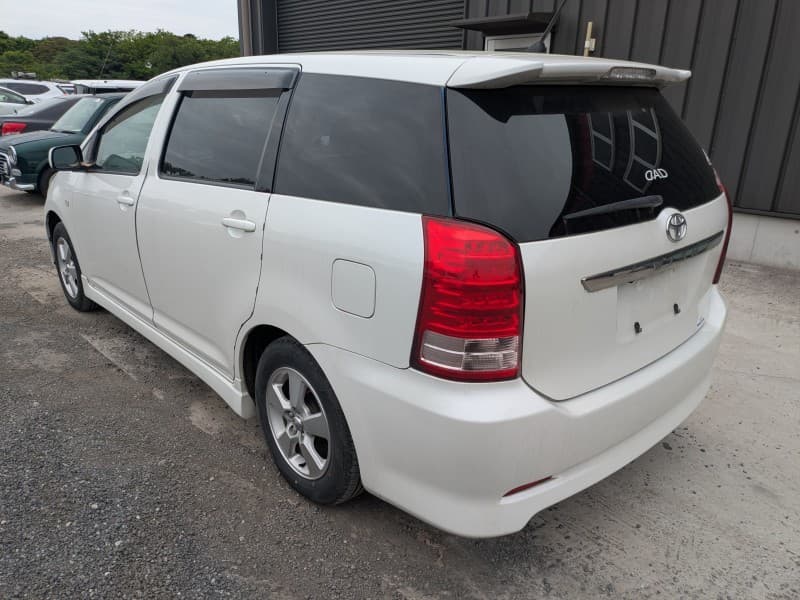 TOYOTA WISH 2006 11 thumbnail 3