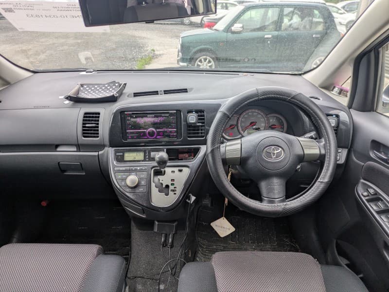 TOYOTA WISH 2006 11 thumbnail 5