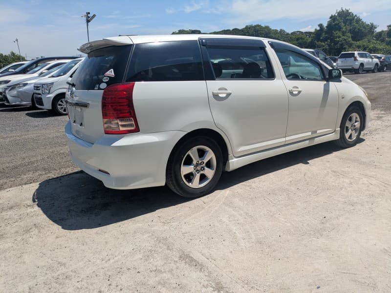 TOYOTA WISH 2007 12 thumbnail 4