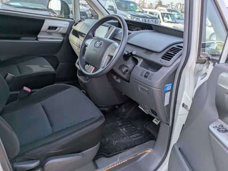 TOYOTA VOXY 2008 1 thumbnail 27