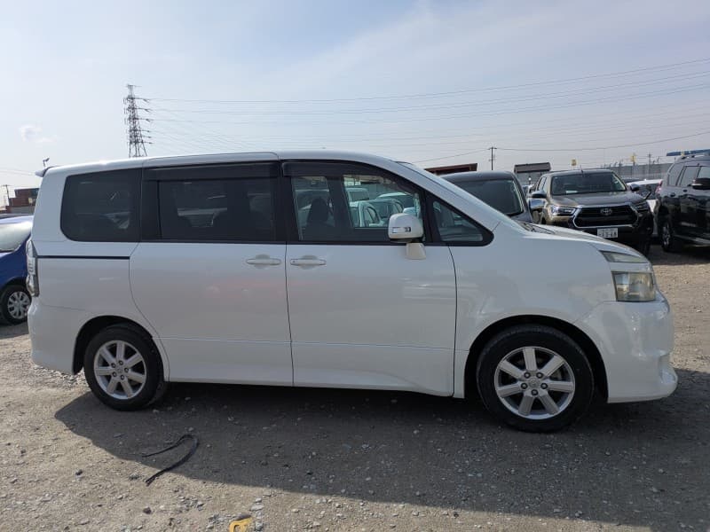 TOYOTA VOXY 2008 1 thumbnail 31
