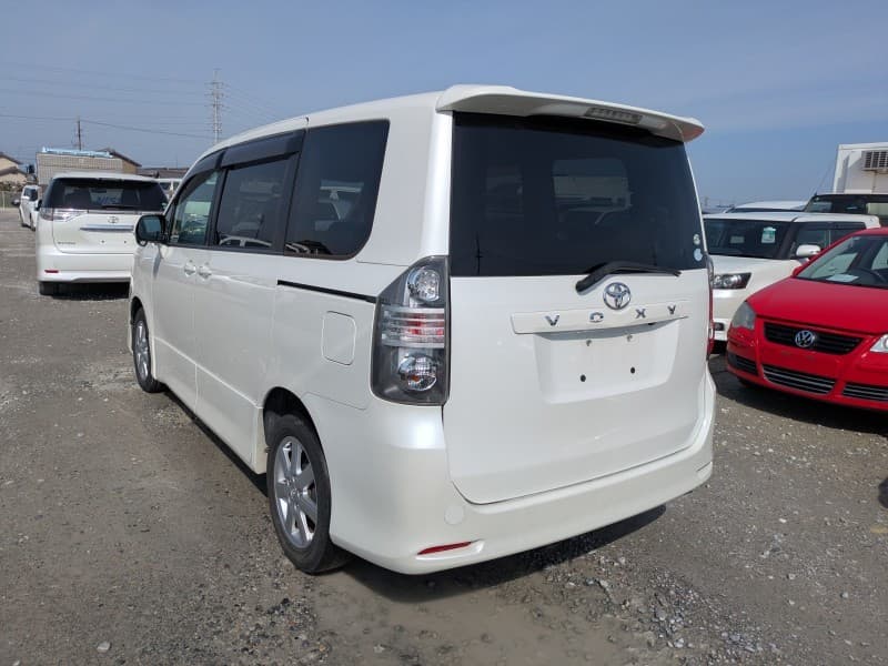 TOYOTA VOXY 2008 1 thumbnail 42