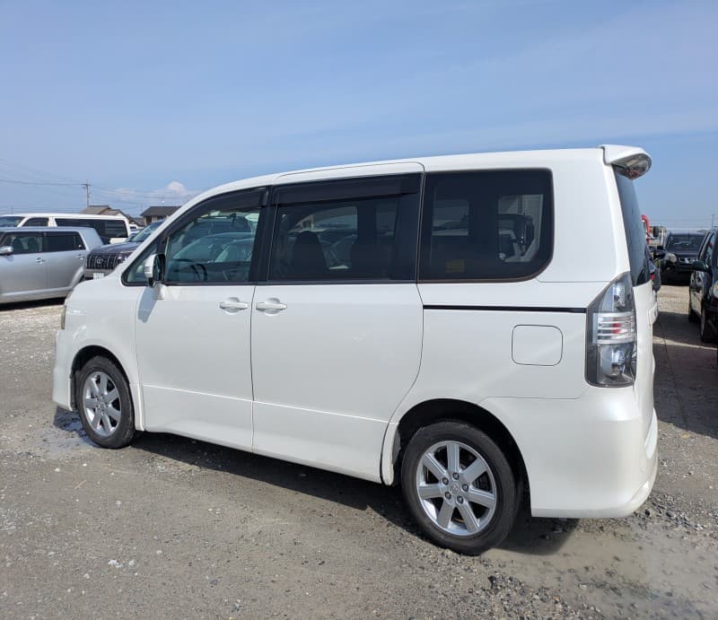 TOYOTA VOXY 2008 1 thumbnail 17
