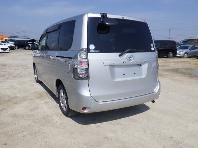 TOYOTA VOXY 2008 4 thumbnail 13