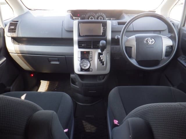 TOYOTA VOXY 2008 4 thumbnail 15