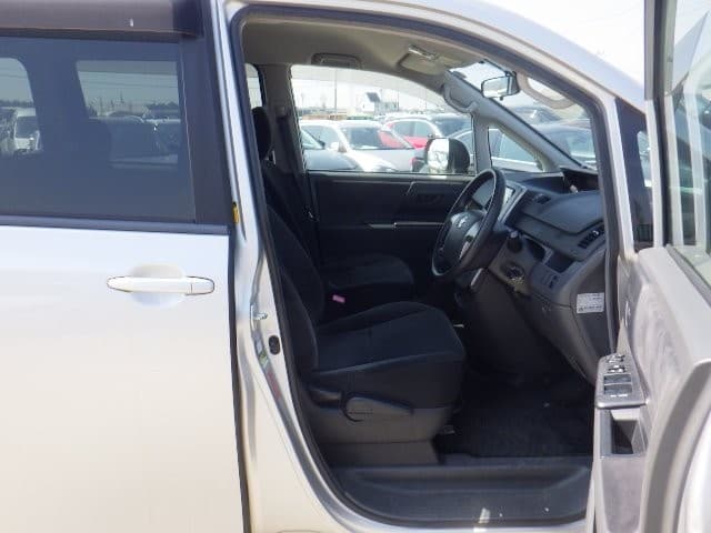 TOYOTA VOXY 2008 4 thumbnail 16