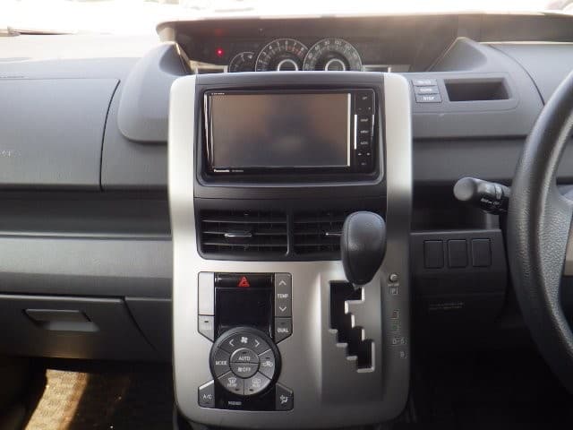TOYOTA VOXY 2008 4 thumbnail 18