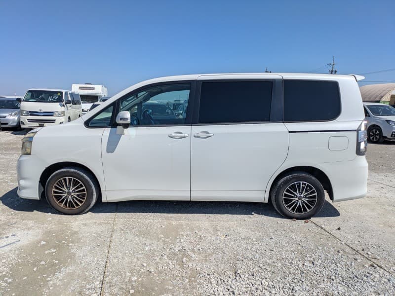TOYOTA VOXY 2008 5 thumbnail 23