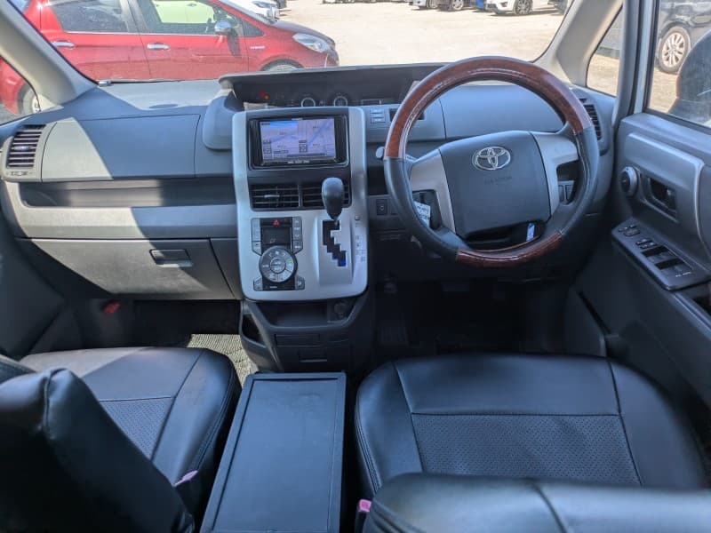 TOYOTA VOXY 2008 5 thumbnail 25