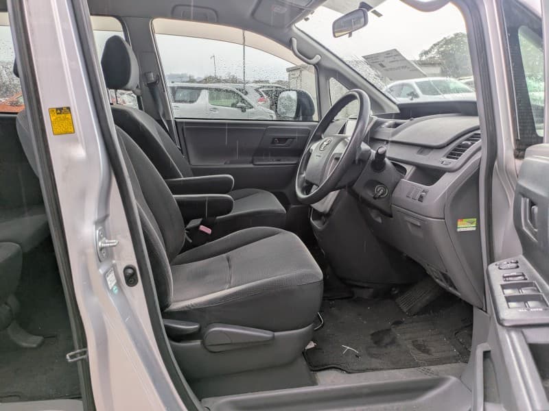 TOYOTA VOXY 2008 9 thumbnail 9