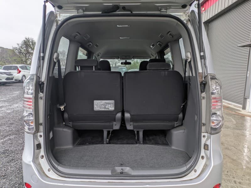 TOYOTA VOXY 2008 9 thumbnail 11