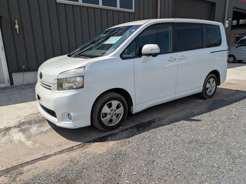 TOYOTA VOXY 2009 3 thumbnail 5