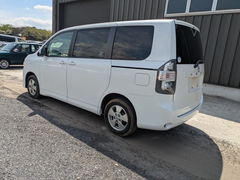 TOYOTA VOXY 2009 3 thumbnail 6