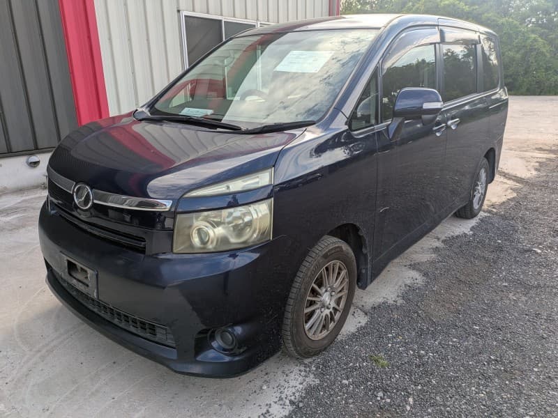 TOYOTA VOXY 2009 6 thumbnail 2