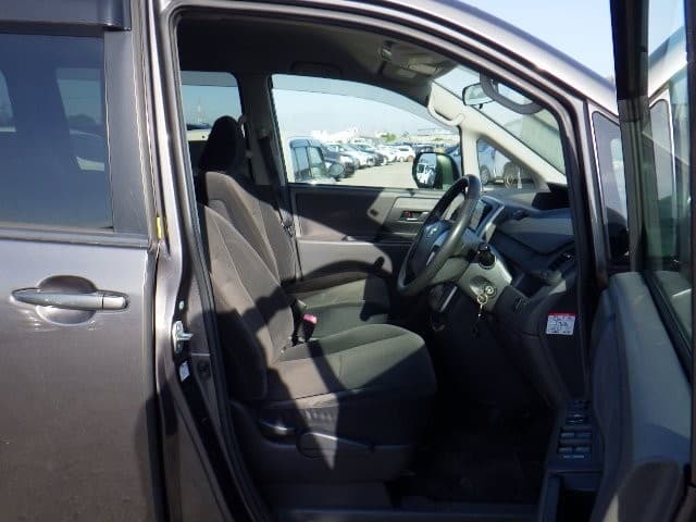 TOYOTA NOAH 2009 6 thumbnail 11