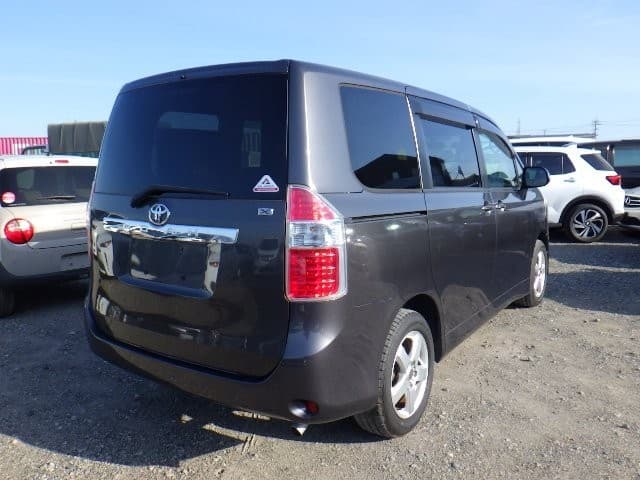 TOYOTA NOAH 2009 6 thumbnail 3