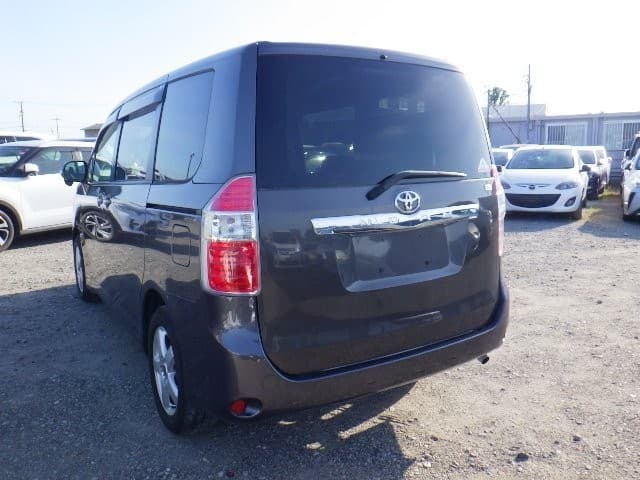 TOYOTA NOAH 2009 6 thumbnail 4