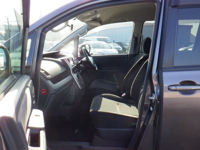 TOYOTA NOAH 2009 6 thumbnail 6