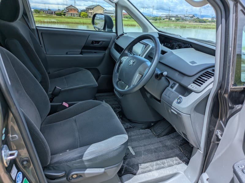 TOYOTA NOAH 2009 9 thumbnail 12