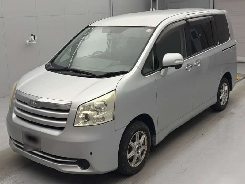 TOYOTA NOAH 2009 9 thumbnail 2