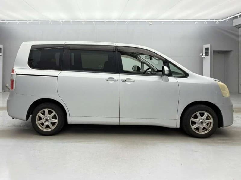 TOYOTA NOAH 2009 9 thumbnail 5