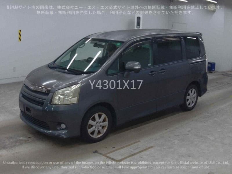 TOYOTA NOAH 2009 11 thumbnail 2