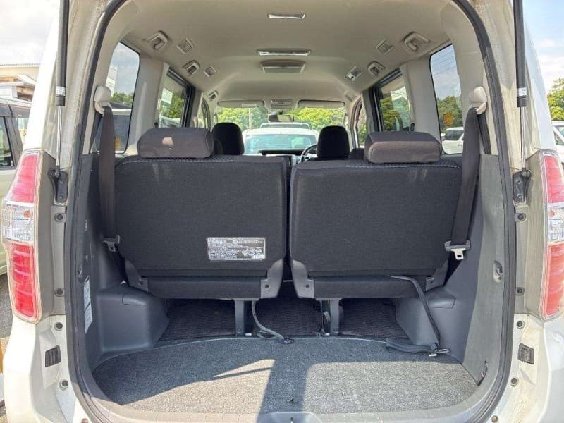 TOYOTA NOAH 2009 11 thumbnail 7