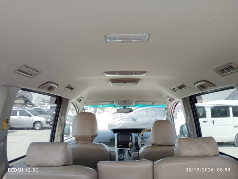 TOYOTA NOAH 2010 1 thumbnail 12