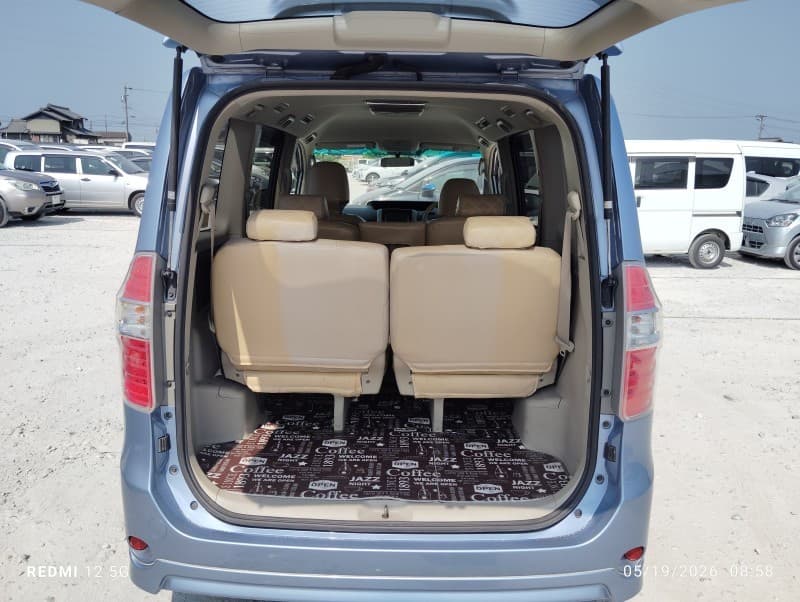 TOYOTA NOAH 2010 1 thumbnail 7