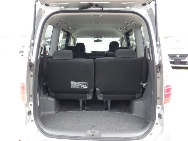 TOYOTA NOAH 2010 4 thumbnail 5