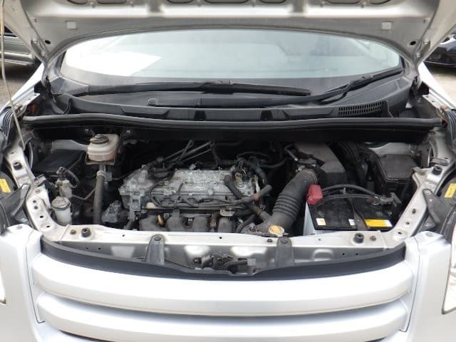 TOYOTA NOAH 2010 4 thumbnail 6
