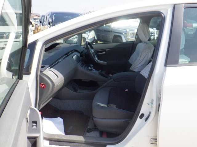 TOYOTA PRIUS 2010 7 thumbnail 5
