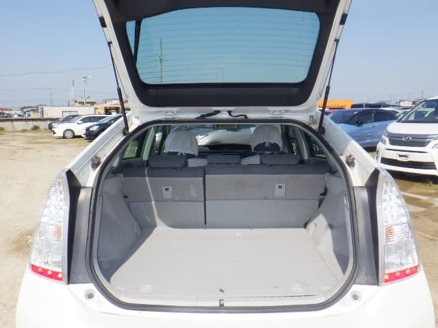 TOYOTA PRIUS 2010 7 thumbnail 16