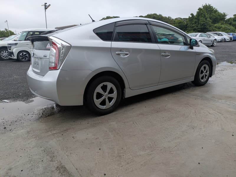 TOYOTA PRIUS 2012 2 thumbnail 4