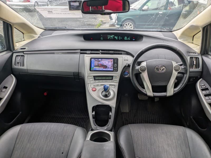 TOYOTA PRIUS 2012 2 thumbnail 5