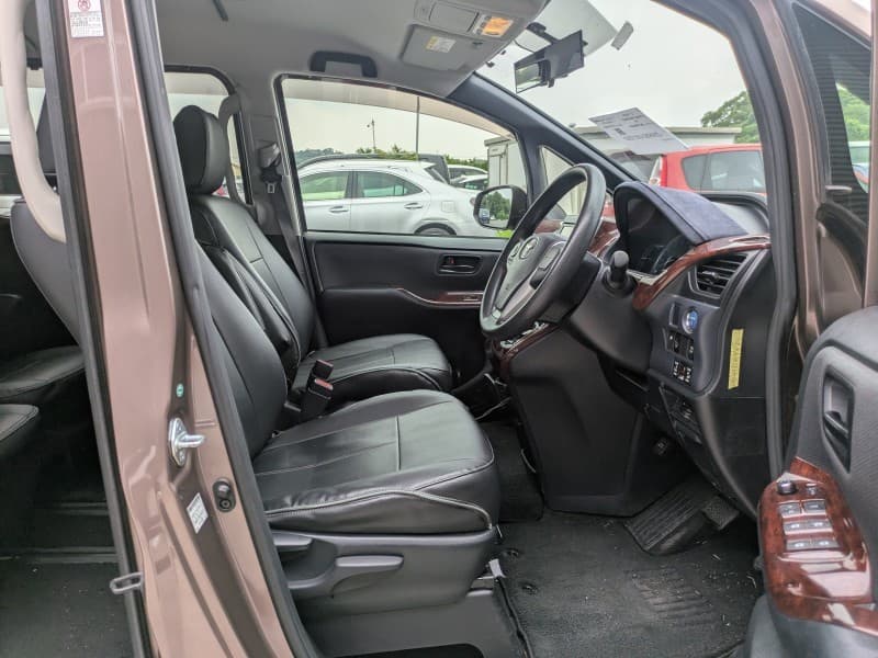 TOYOTA NOAH 2014 3 thumbnail 6