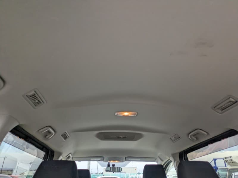 TOYOTA NOAH 2015 7 thumbnail 8