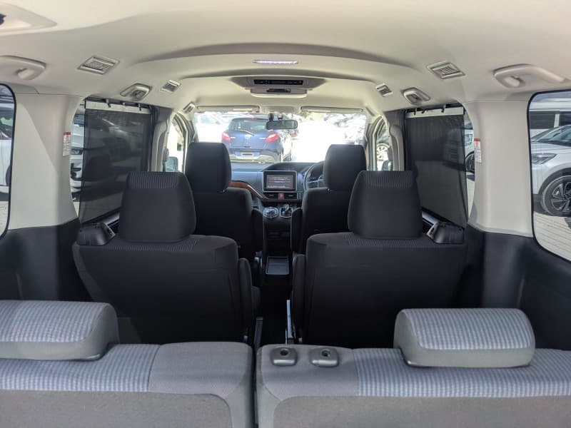 TOYOTA NOAH 2015 8 thumbnail 11
