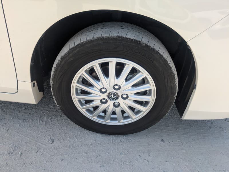 TOYOTA NOAH 2015 8 thumbnail 15