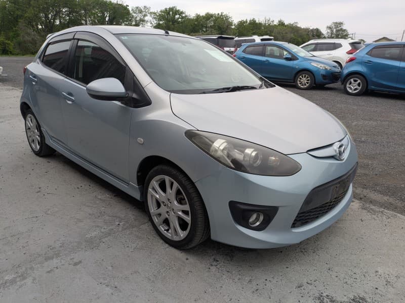 MAZDA DEMIO 2010