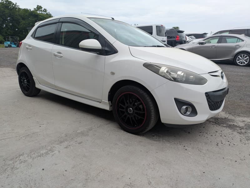MAZDA DEMIO 2011