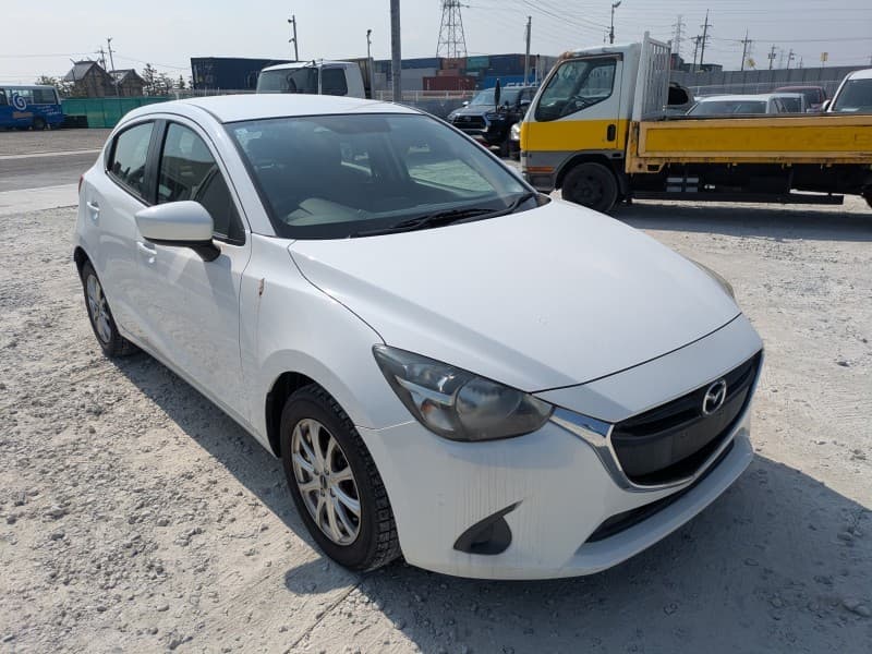 MAZDA DEMIO 2015