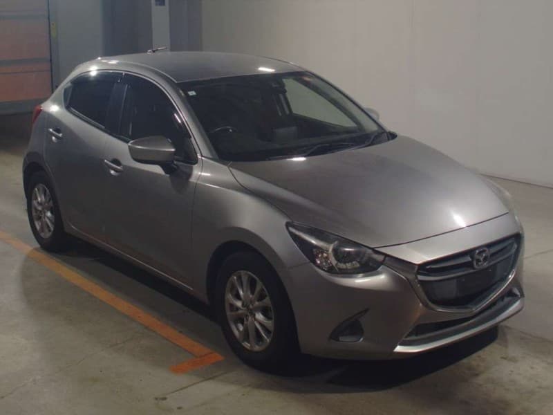 MAZDA DEMIO 2015