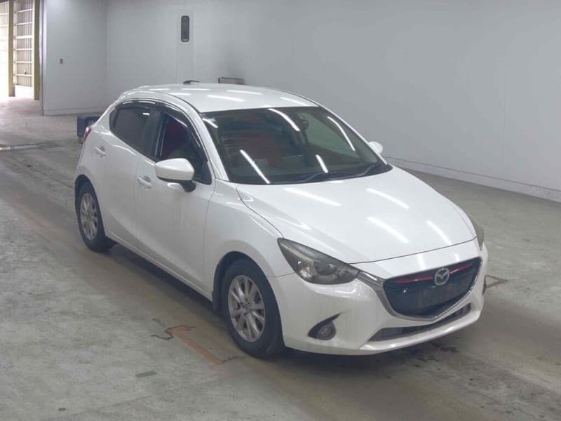 MAZDA DEMIO 2015