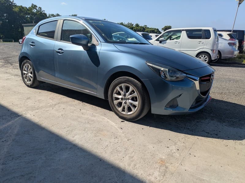 MAZDA DEMIO 2015