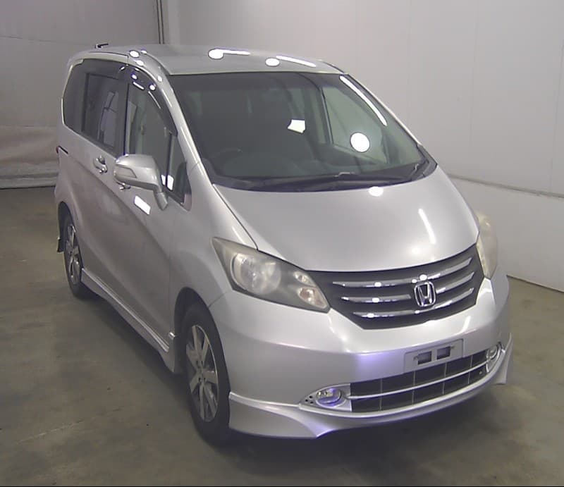 HONDA FREED 2010