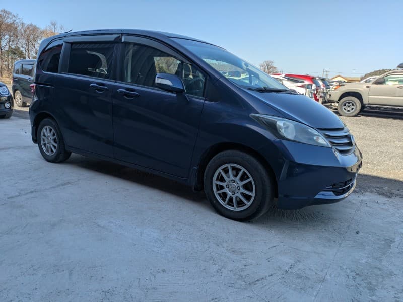 HONDA FREED 2011