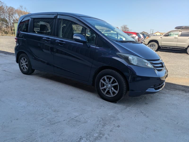 HONDA FREED 2011