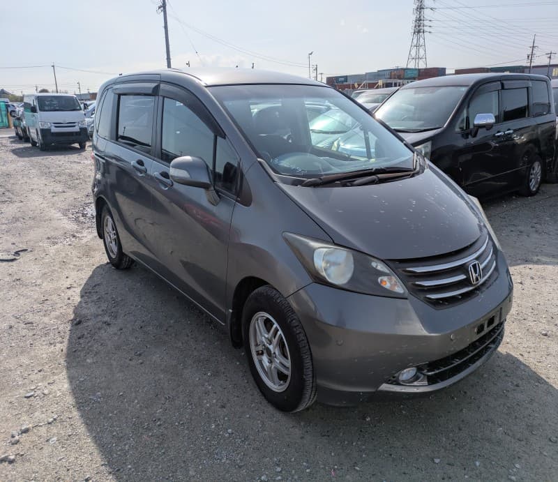 HONDA FREED 2011